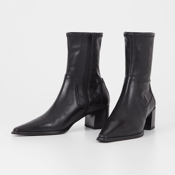 Vagabond Shoes - Vagabond Shoemakers Women's Giselle Pointed Toe Block Heel Booties